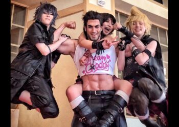 CCXP recebe o cosplayer Leon Chiro