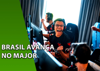 Jogadores da FaZe Clan comemorando com gritos e punhos cerrados em uma sala de competição de eSports. À esquerda, uma faixa verde inclinada com o texto "BRASIL AVANÇA NO MAJOR".