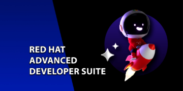 Mascote em estilo de animação 3D usando capacete de astronauta e voando montado em um foguete vermelho e branco. À esquerda, uma faixa azul inclinada com o texto "RED HAT ADVANCED DEVELOPER SUITE".
